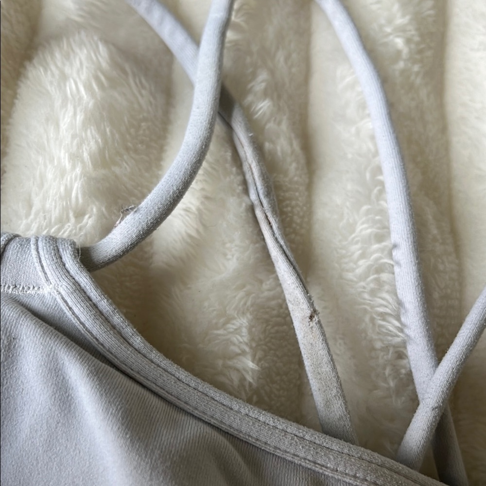 Lululemon sports bra - Picture 4 of 6